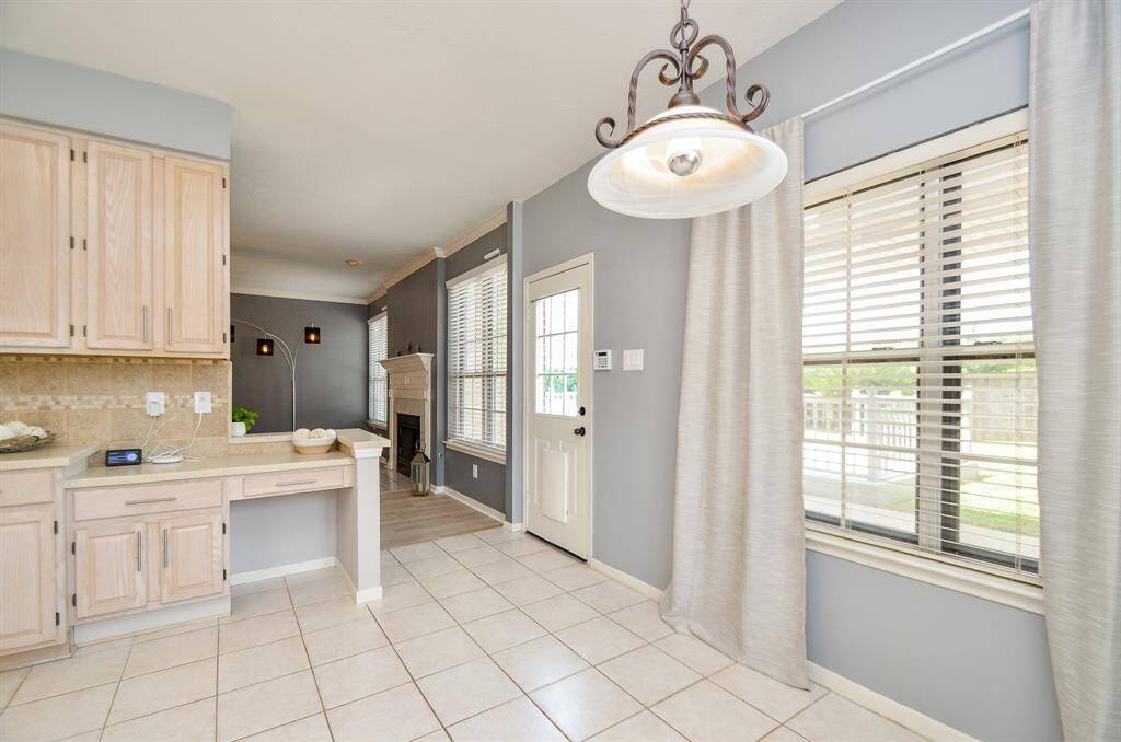 OFFICE NOOK IN THE KITCHEN