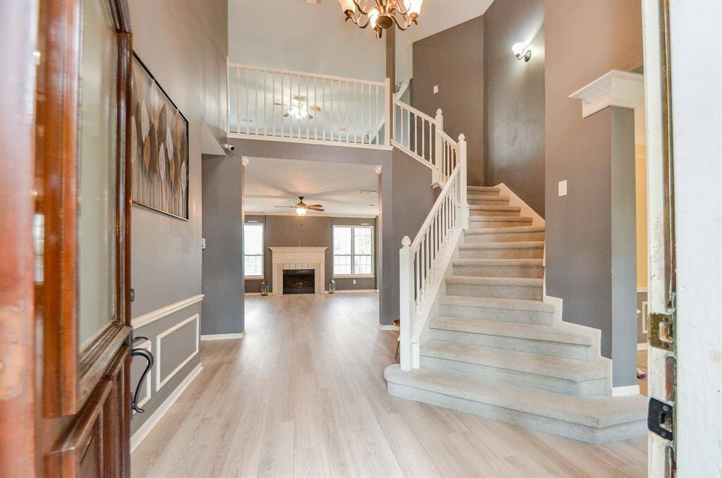 GRANDIOSE ENTRANCE