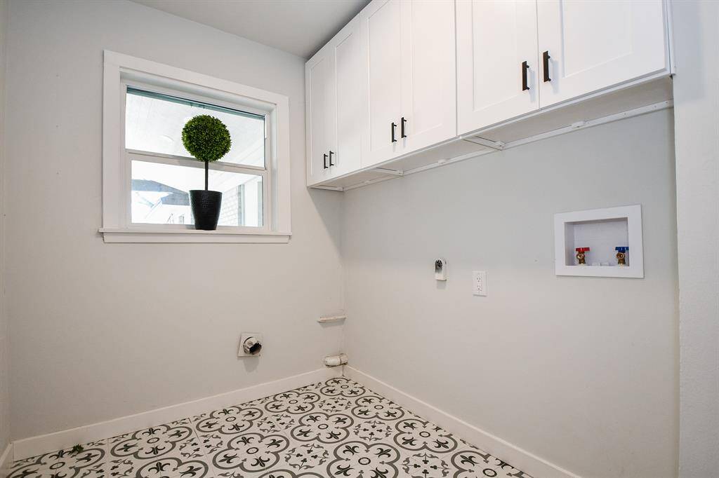 Big Beautiful Laundry  Room - Washer and Dryer are included