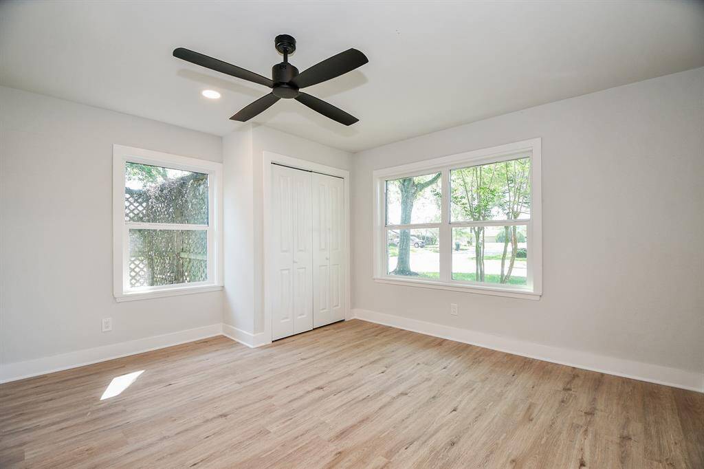 Light and Bright corner secondary bedroom