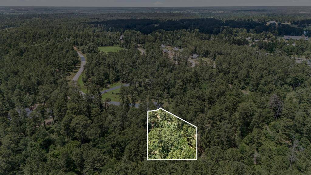 This homesite provides plenty of room for your estate home as well as amenities like a pool or small putting green.