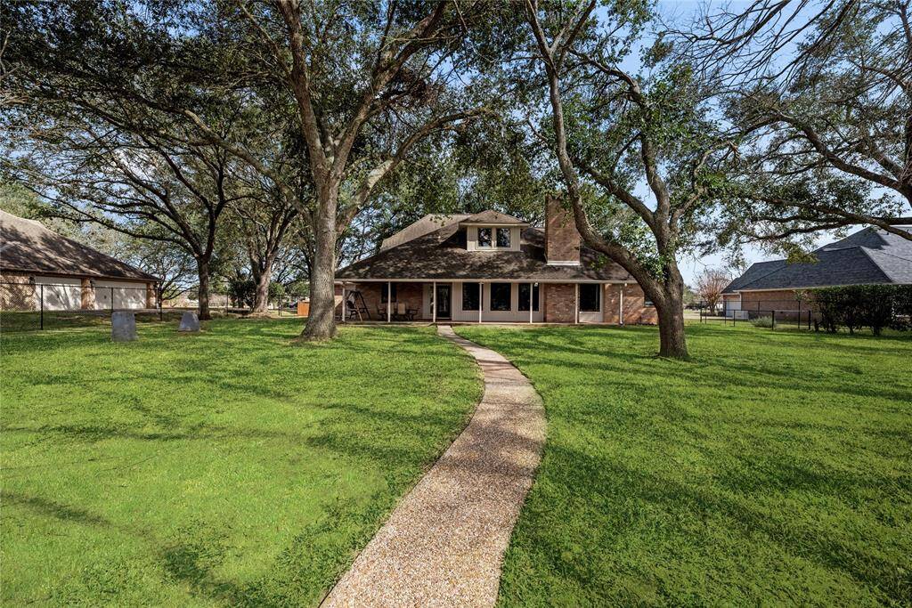 Let your imagination run wild with the immense possibilities in this expansive greenspace. Tailor the yard exactly to your needs with a playground, pool, gazebo, or grilling station!