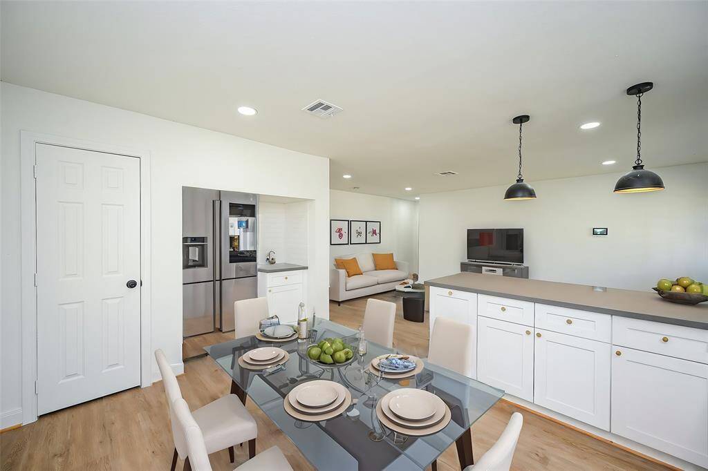 Virtually Staged: Whip up a meal for your family, friends, and guests while still being a part of all of the action.