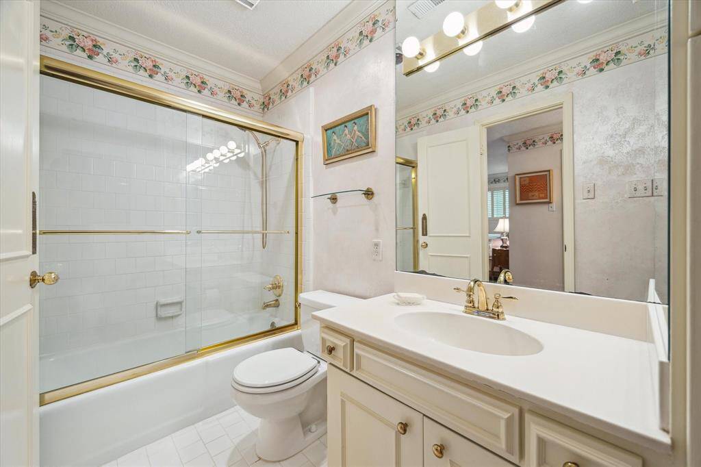 Primary bath.