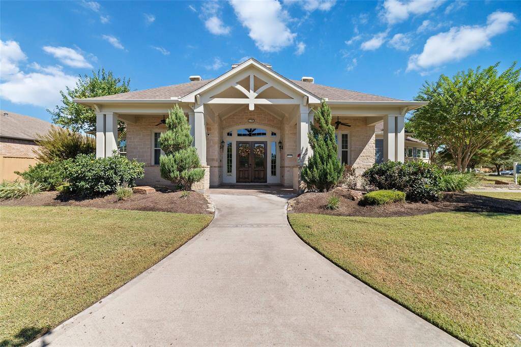 Exclusive to Ashfield Gardens residents, the clubhouse is located at the front of the neighborhood featuring a meeting room, gameroom, fitness center, kitchen, and dining area. All available with a reservation to host your private events.