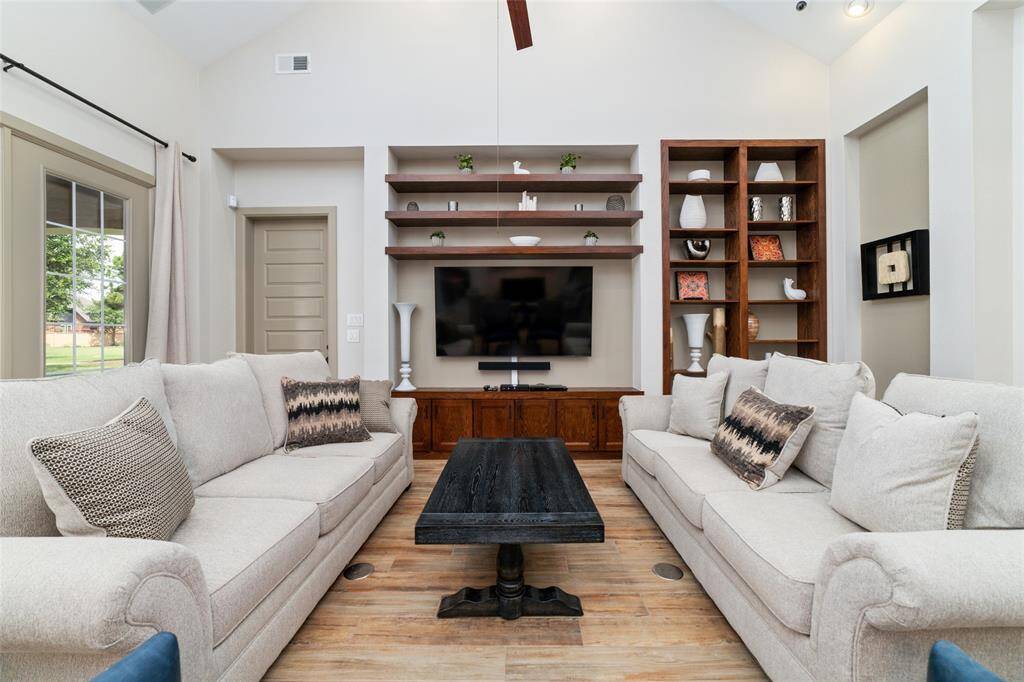 With a reservation, this clubhouse provides a cozy retreat with sofas and a flat-screen TV.