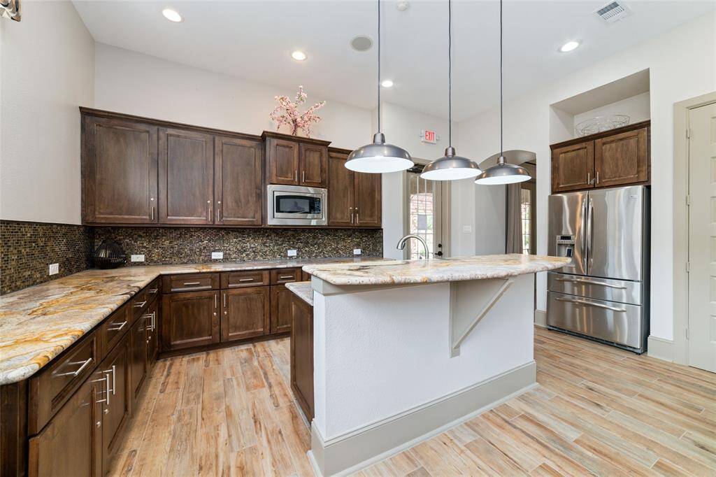 Available with a reservation, you will have the entire clubhouse to yourself to host events. Outfitted with a full kitchen, it truly is a great space for serving your guests.