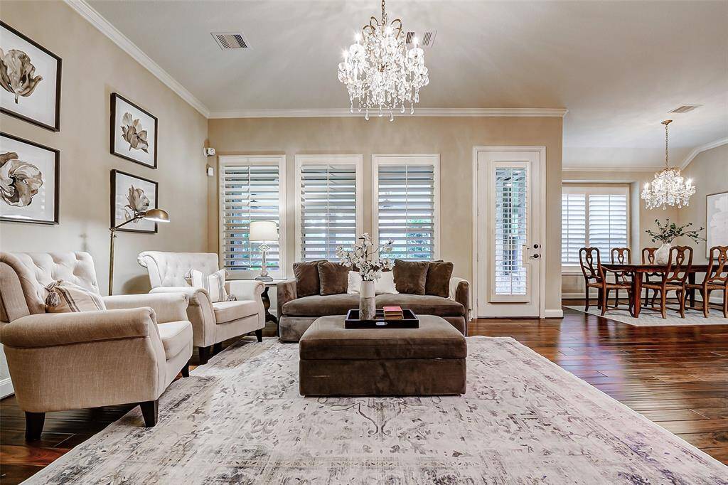 Designed with both comfort and entertaining in mind, this spacious room is ideal for everything from cozy movie nights to hosting unforgettable gatherings with friends.