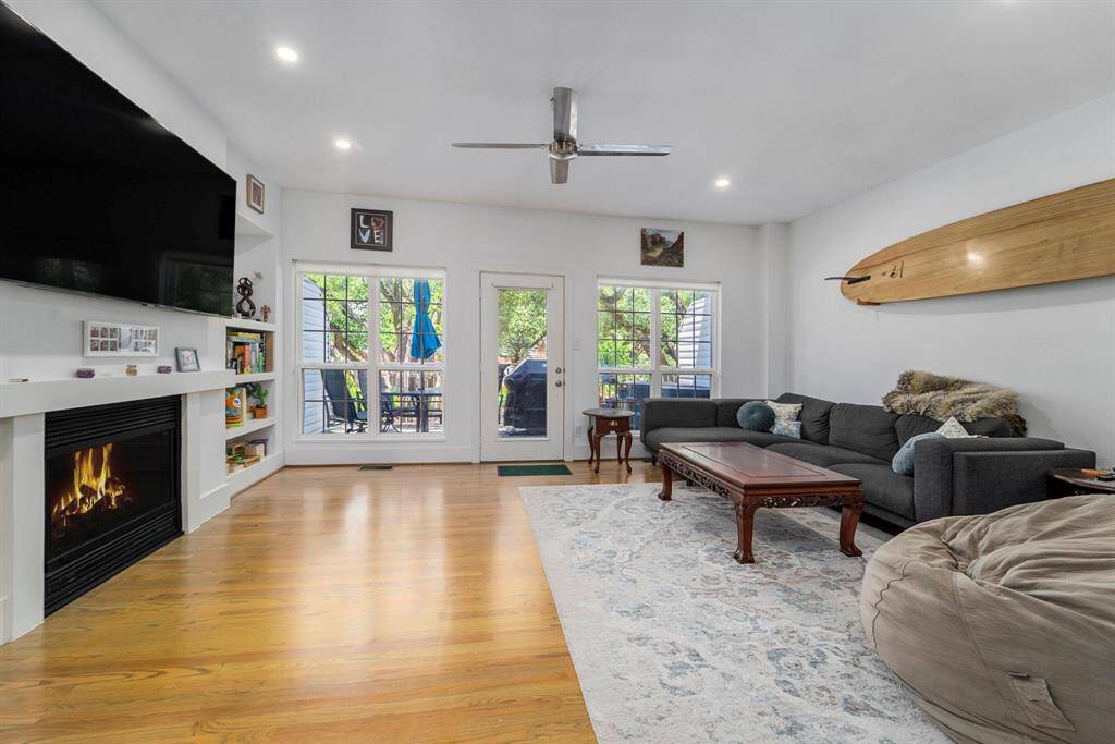 Living room with a lot of natural light