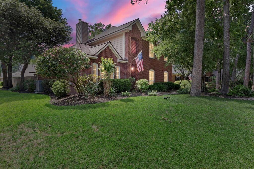 Welcome home to 5403 Knoll Terrace Dr.