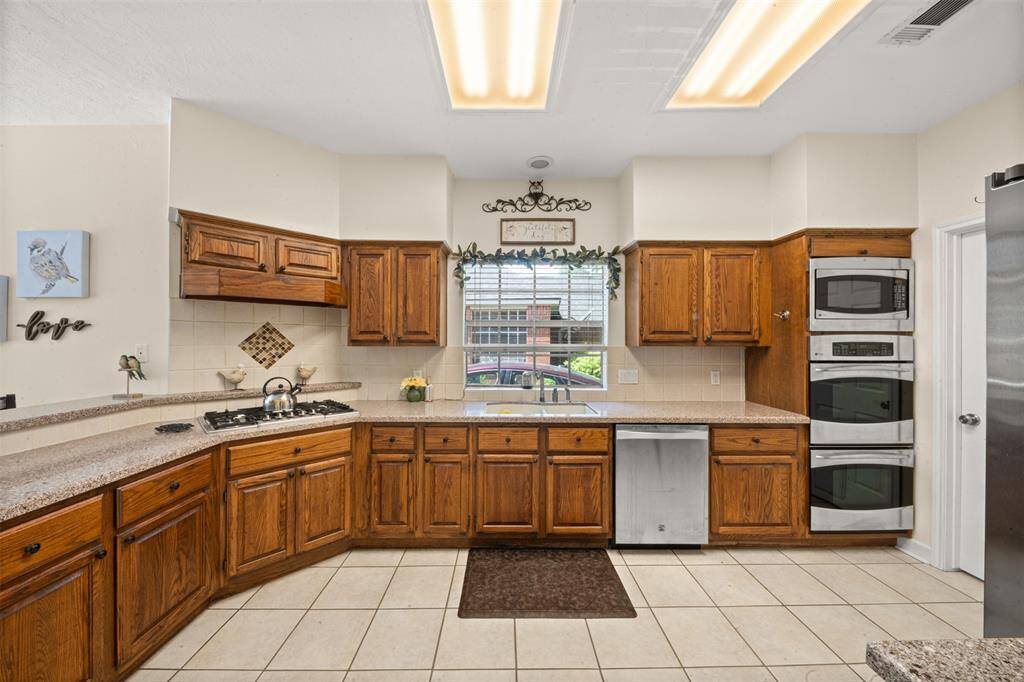 Plenty of counter-top spacec.