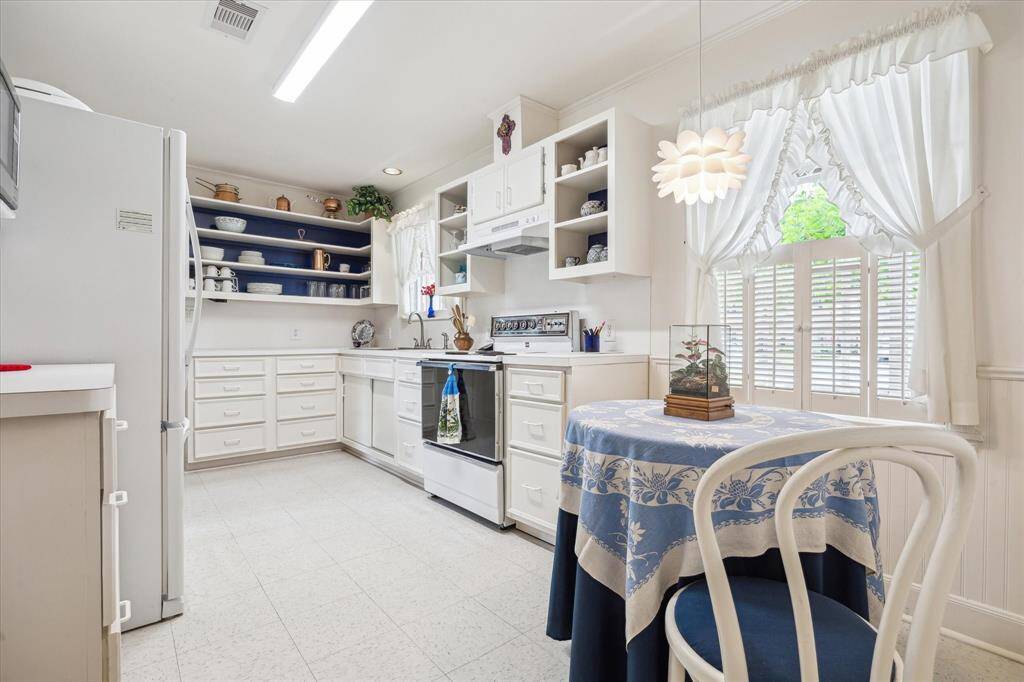 Classic, cozy and inviting..