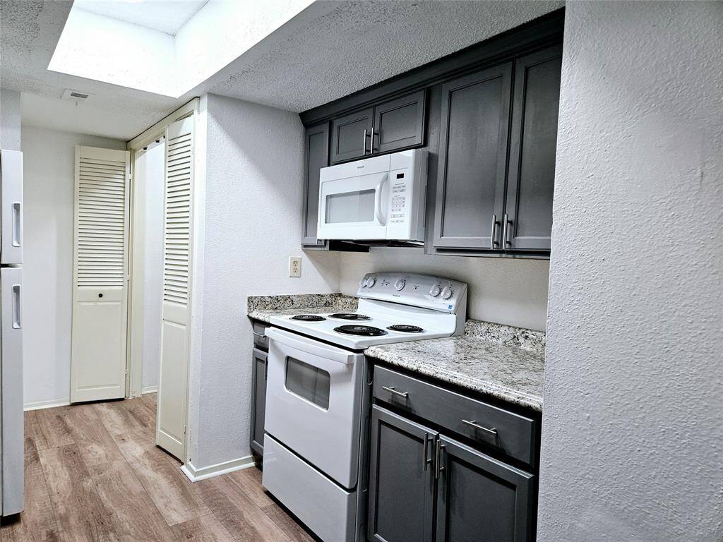 New counters & cabinets
