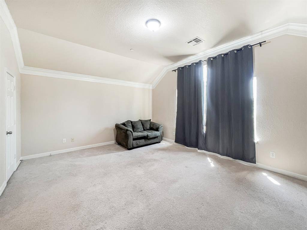 Bedroom 4: Huge Space