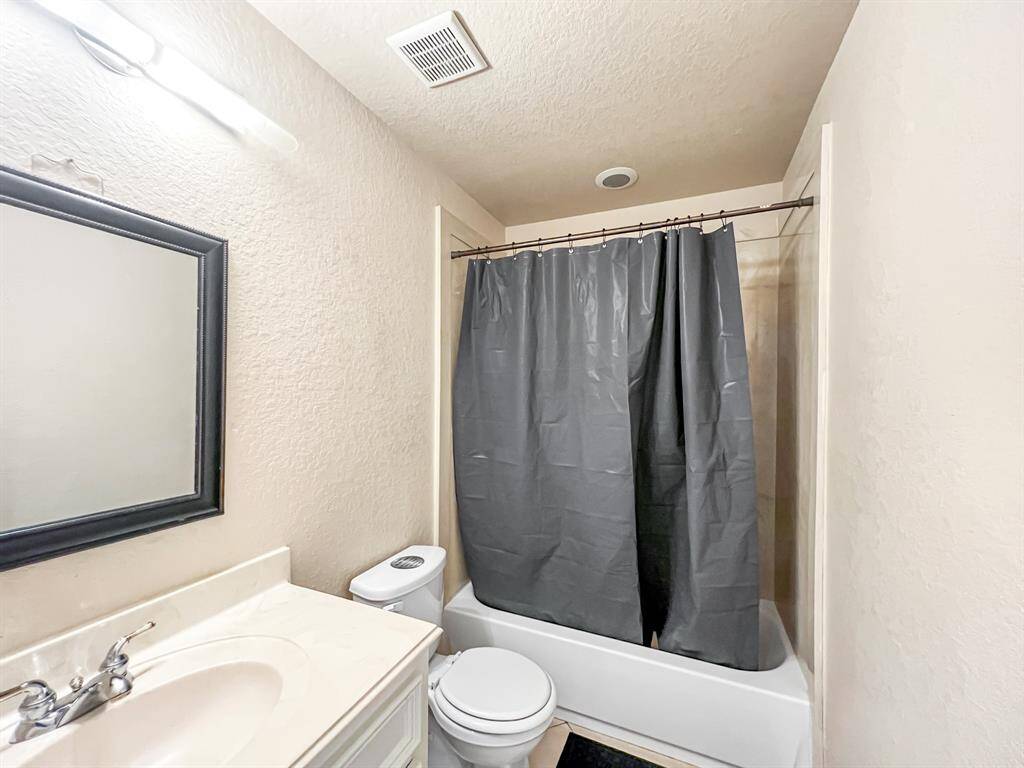 Bathroom 3 Upstairs Hallway