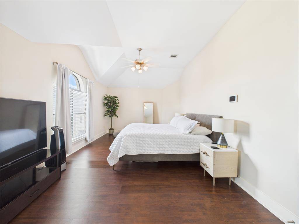 Primary bedroom (3rd floor)