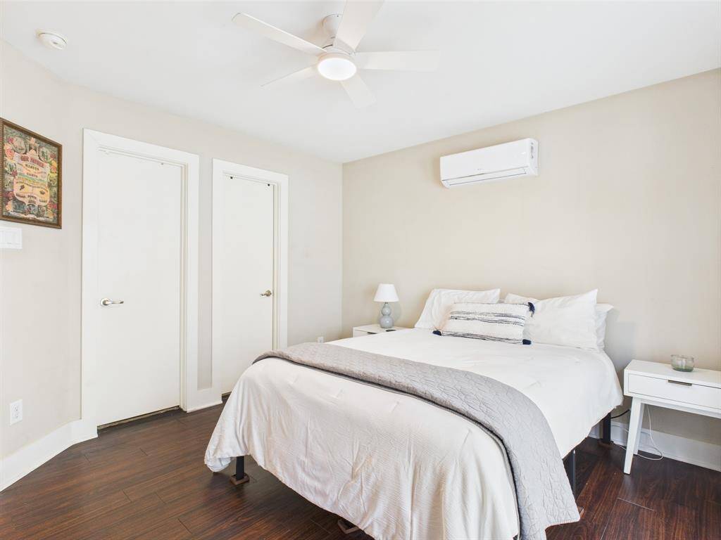 Secondary bedroom (1st floor)