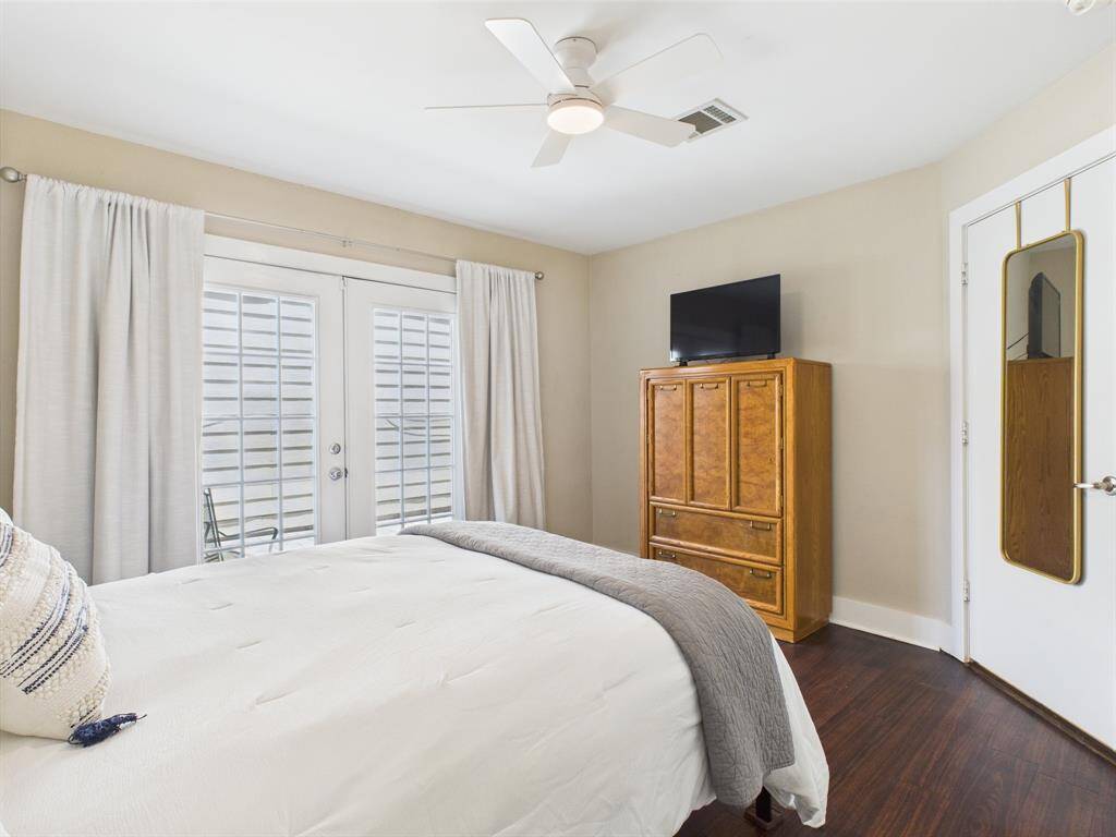 Secondary bedroom (1st floor)