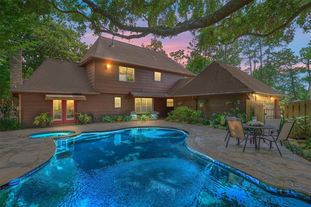 Experience enchanting twilight views in this stunning home.