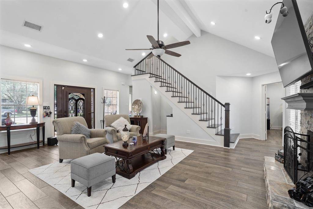 Vaulted ceilings and lots of natural light!