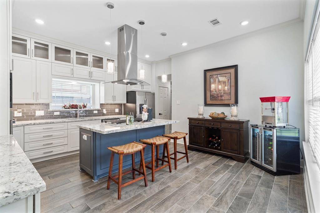 Kitchen with breakfast area