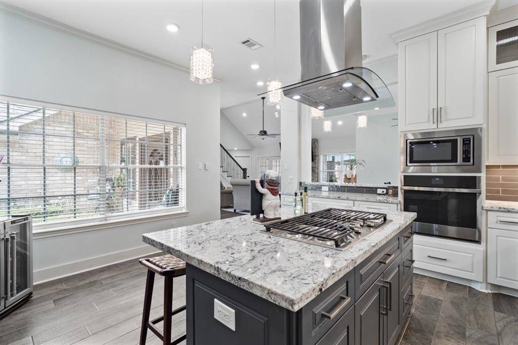 You’ll enjoy cooking in this fabulous kitchen