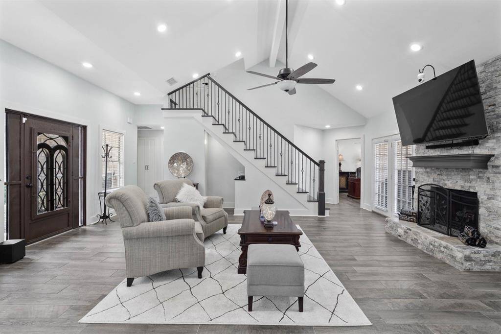 Lovely family room - the heart of the home
