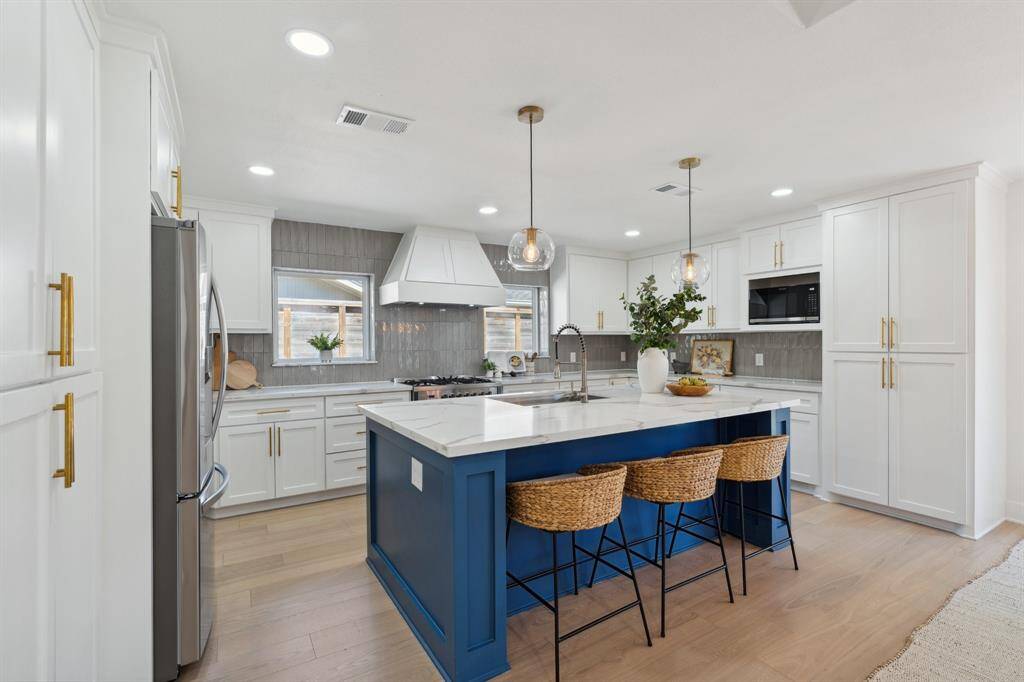 There is no shortage of cabinet space here!