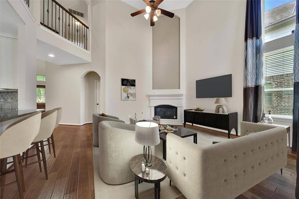 Another view of the living room !