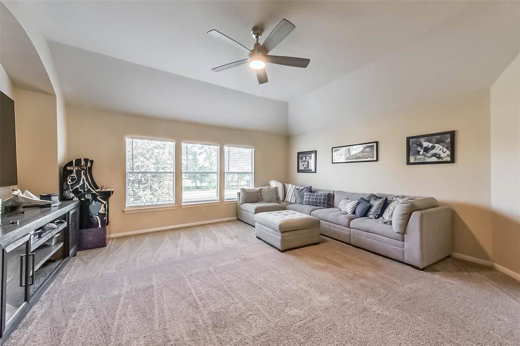 Huge Game room! Bring your pool table, workout equipment or your little gymnast. This room is meant for entertainment.