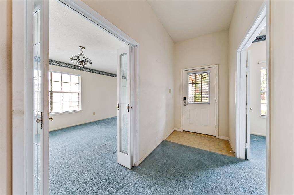 Natural light pours through the home thanks to large windows throughout. Previous photos from 2022 Prior to freeze