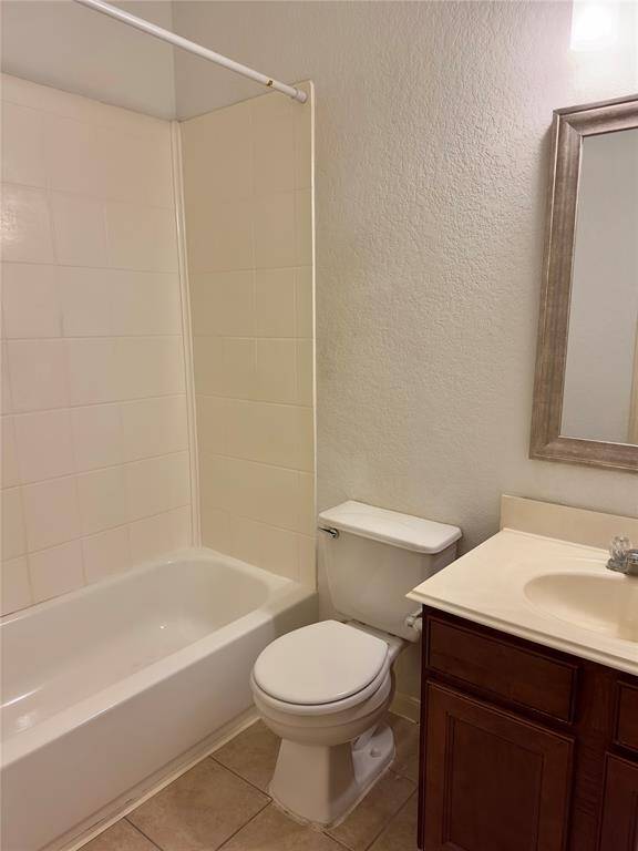 Secondary full bath