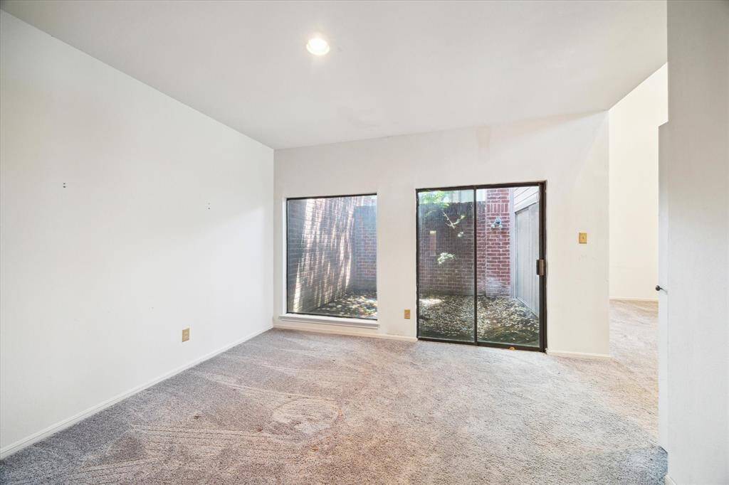Lovely 2/2.5/2 corner unit.
