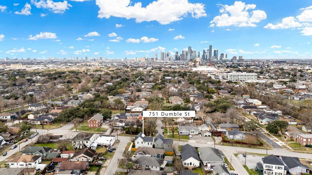 This home enjoys the perfect balance of a peaceful residential setting while being conveniently close to the city's dynamic urban core. The area boasts a mix of charming historic homes and modern developments, with easy access to major highways, local parks, and public transportation.