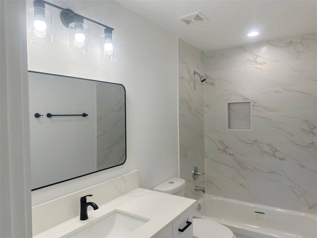 full bathroom in primary room