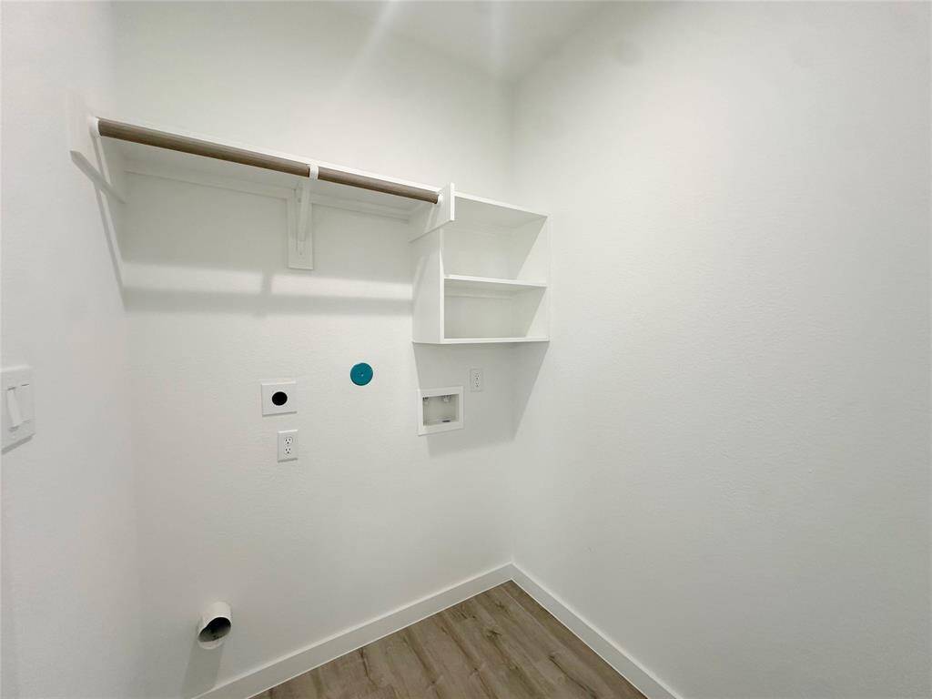 washer dryer room downstairs