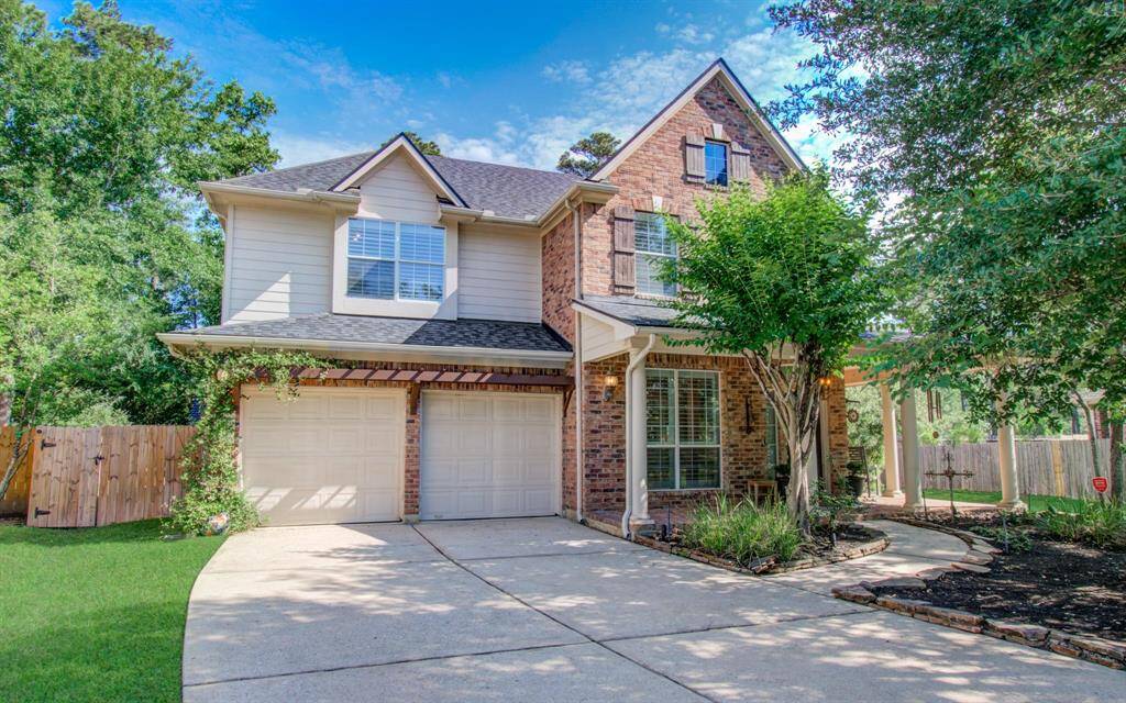 79 N Frontera circle has everything you need to call it home.