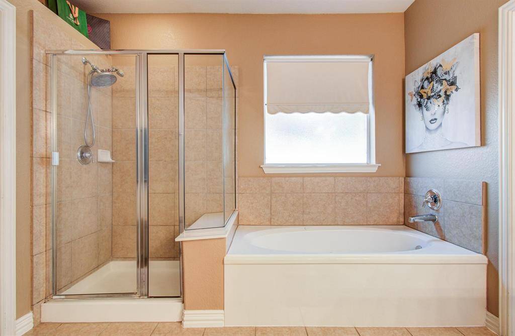 Another view of the primary bath.