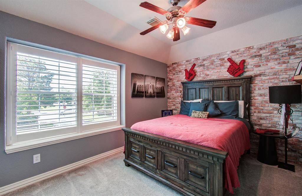 One of 4 secondary bedrooms upstairs.