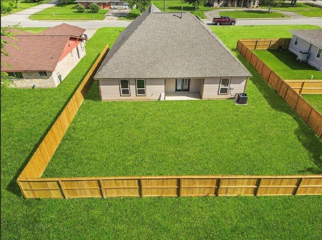 So much room in this backyard for outdoor fun and games with the kids and fur-kids!
