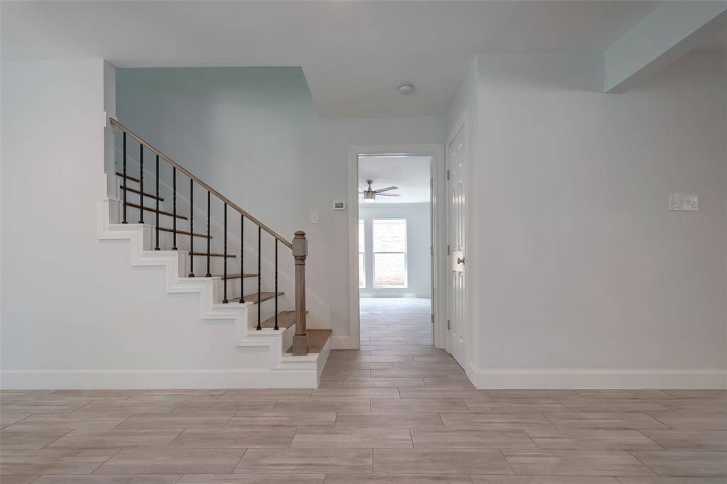 Let's go upstairs.