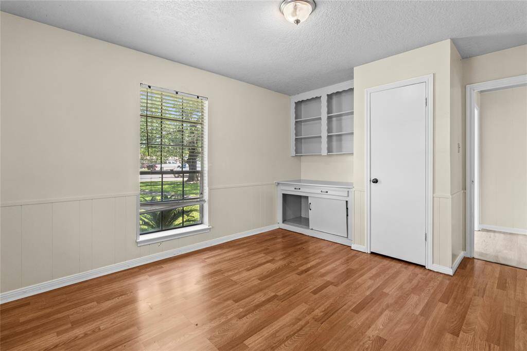 Study or extra bedroom downstairs
