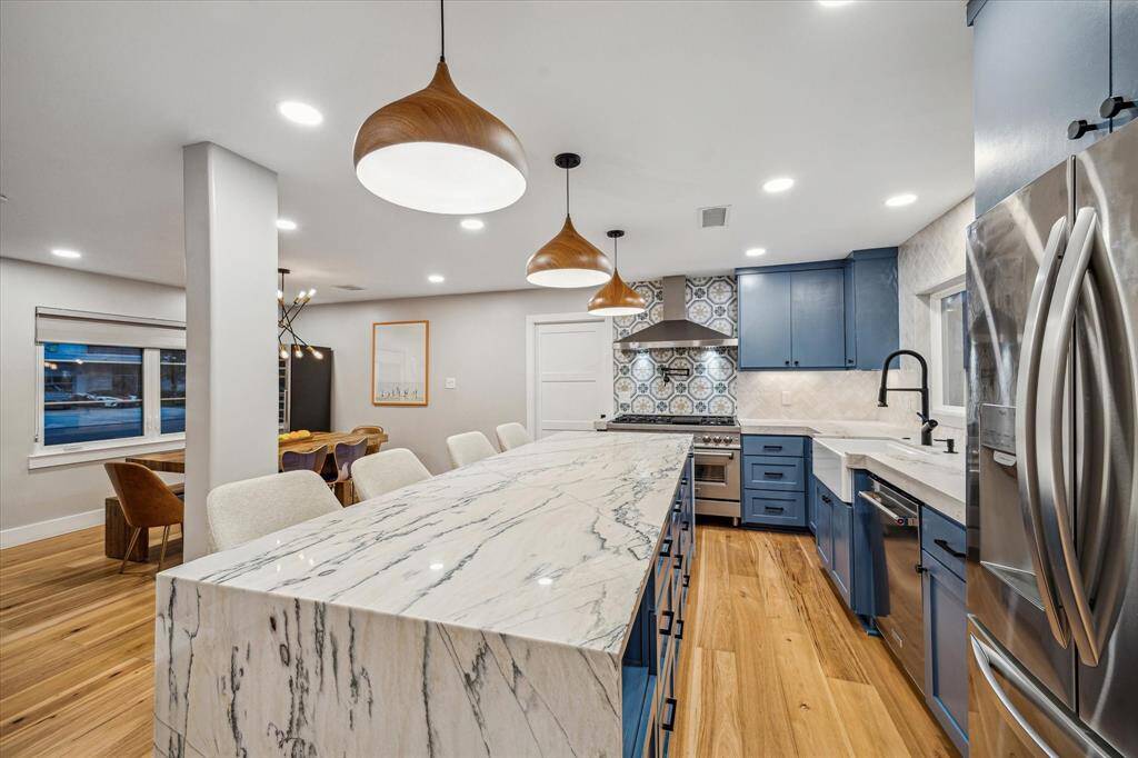 The kitchen is ideal for cooking and entertaining.