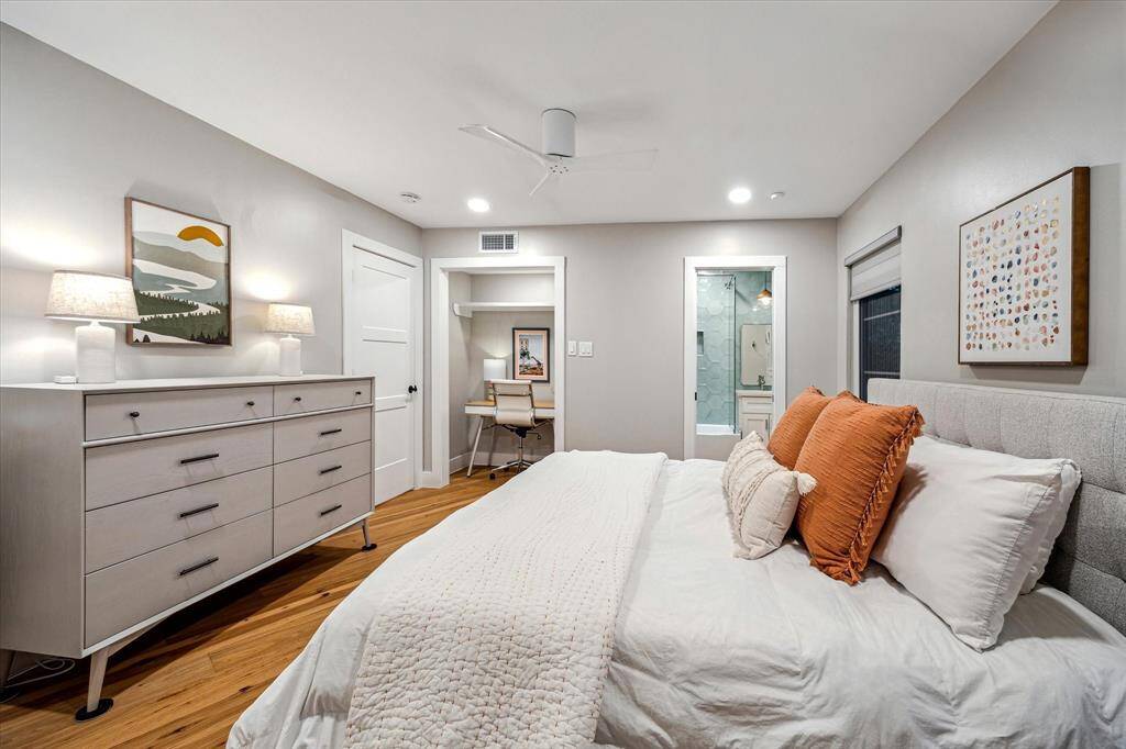 Secondary bedroom with it's own full bathroom and walk-in closet.