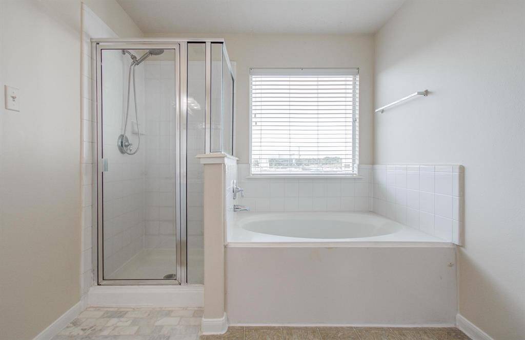 Seperate shower and tub
