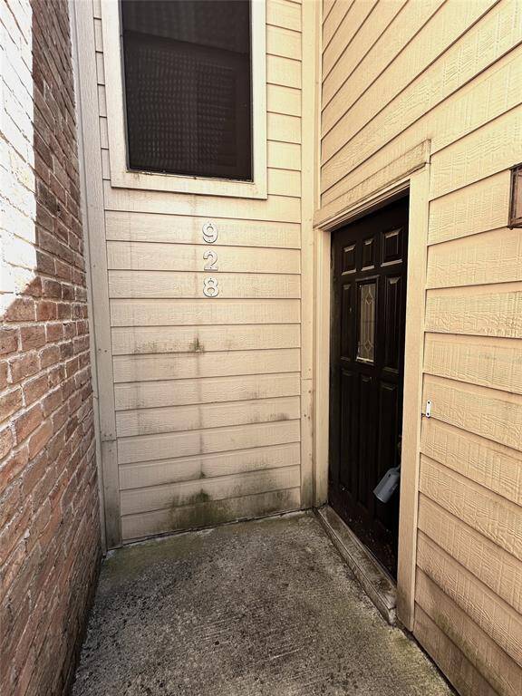 Walkway to front door