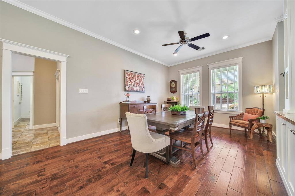 Light and bright formal dining space perfect for hosting dinner for family and friends!