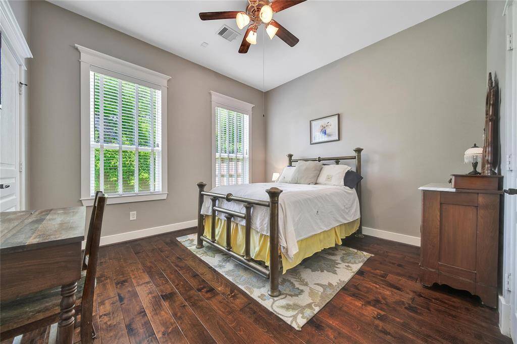 Downstairs secondary bedroom with ensuite bathroom.