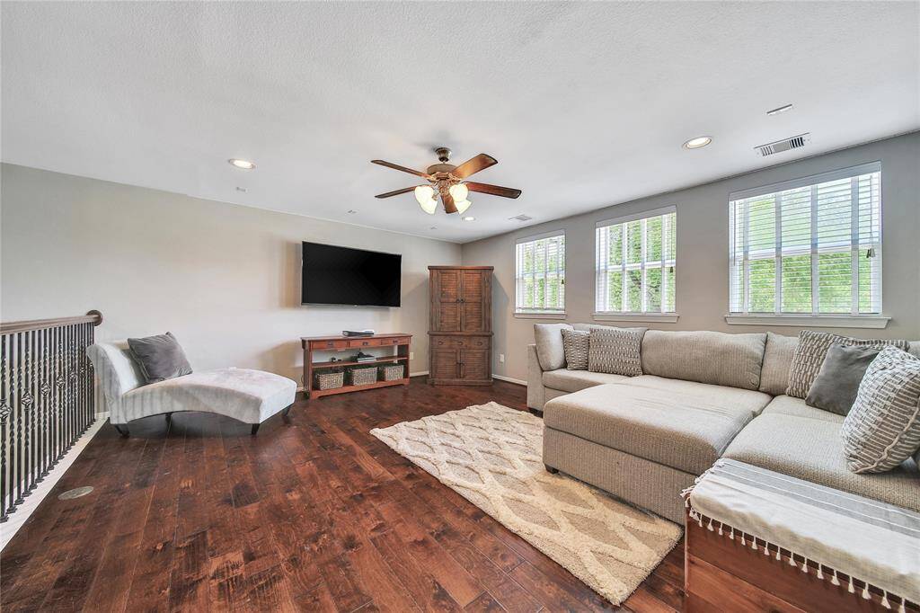 Upstairs versatile game room.