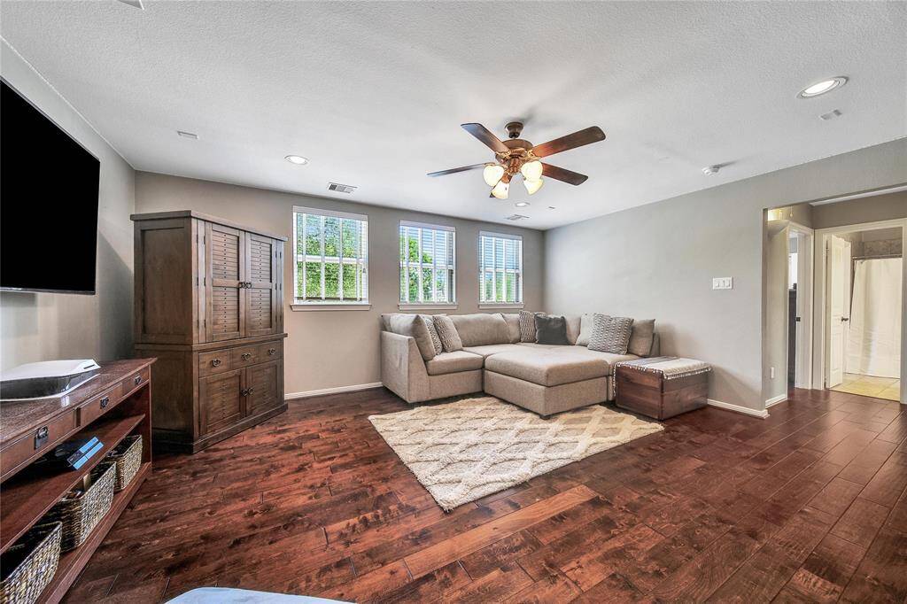 Upstairs versatile game room.